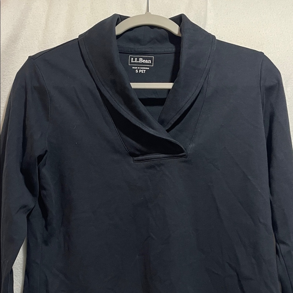 L.L. Bean Women's Dark Long Sleeve Top